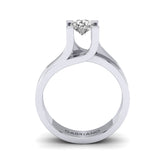 Gabriano Metis 4 tırnaklı tektaş yüzük; GIA-HRD sertifikalı yuvarlak pırlanta ve beyaz altın montürün yandan görünüşü